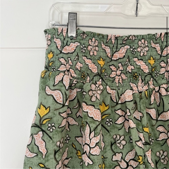 Aerie Pull On Lightweight Flowy Shorts - Picture 4 of 6